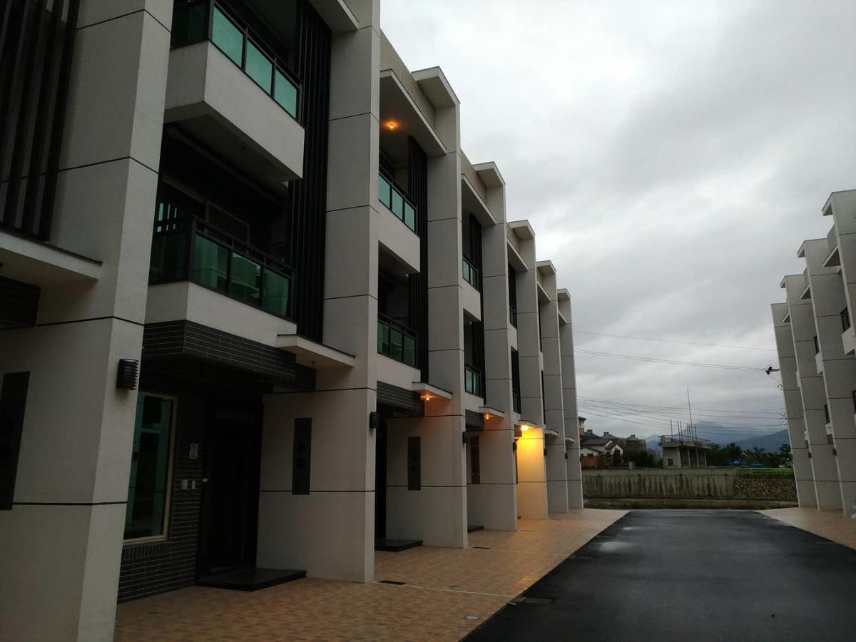 Smile Castle Apartment Luodong Exterior photo